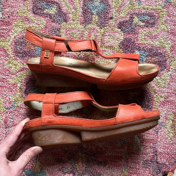 El Naturalista Cares Code ND21 39 Sunset Orange Leather T-strap wedge sandals - Picture 6 of 8